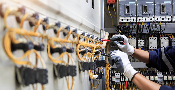 Professional Electrician technician working in Troy, IL
